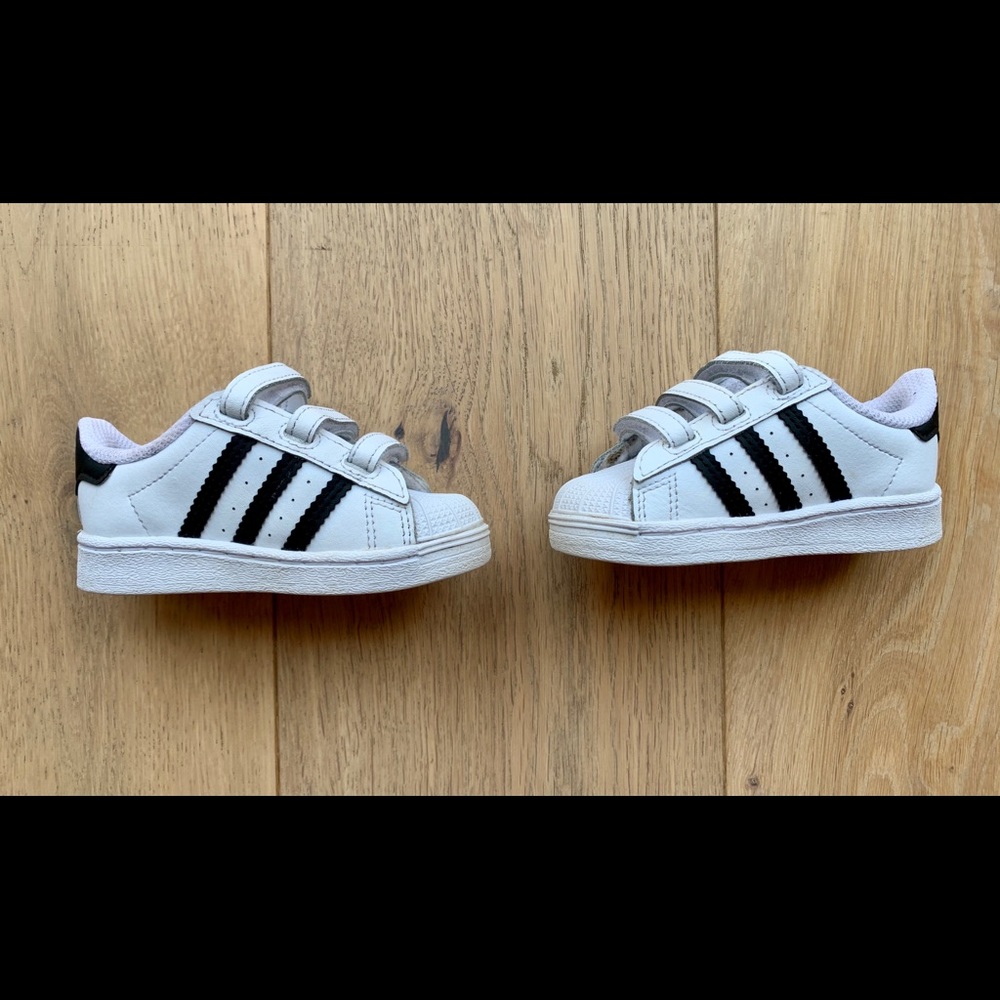 Size 5 Toddler Boy Adidas Superstar Sneaks